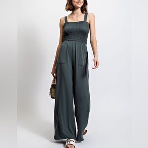 Rae Mode Women’s Gray Smocked Wide Leg Pockets Sleeveless Jumpsuit Size Medium